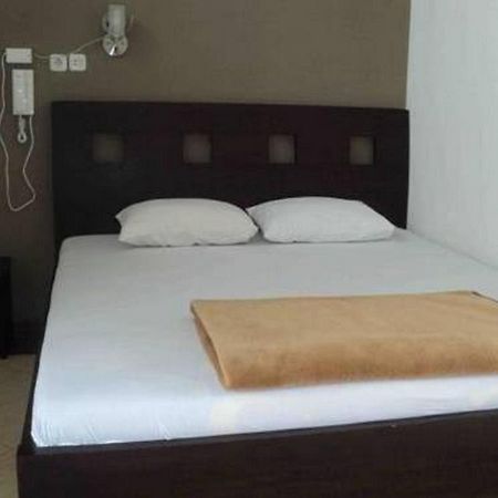Hotel Nirwana Situbondo Redpartner Banyuanget Exterior photo