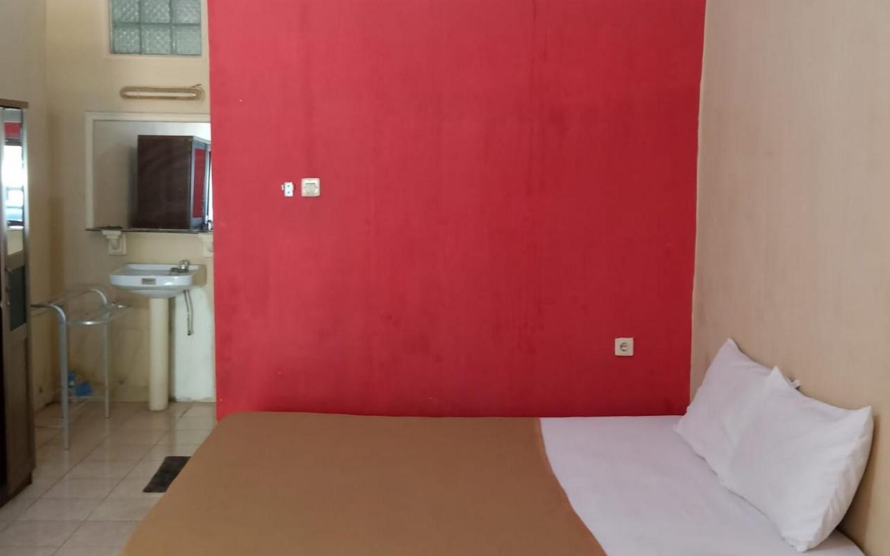 Hotel Nirwana Situbondo Redpartner Banyuanget Exterior photo