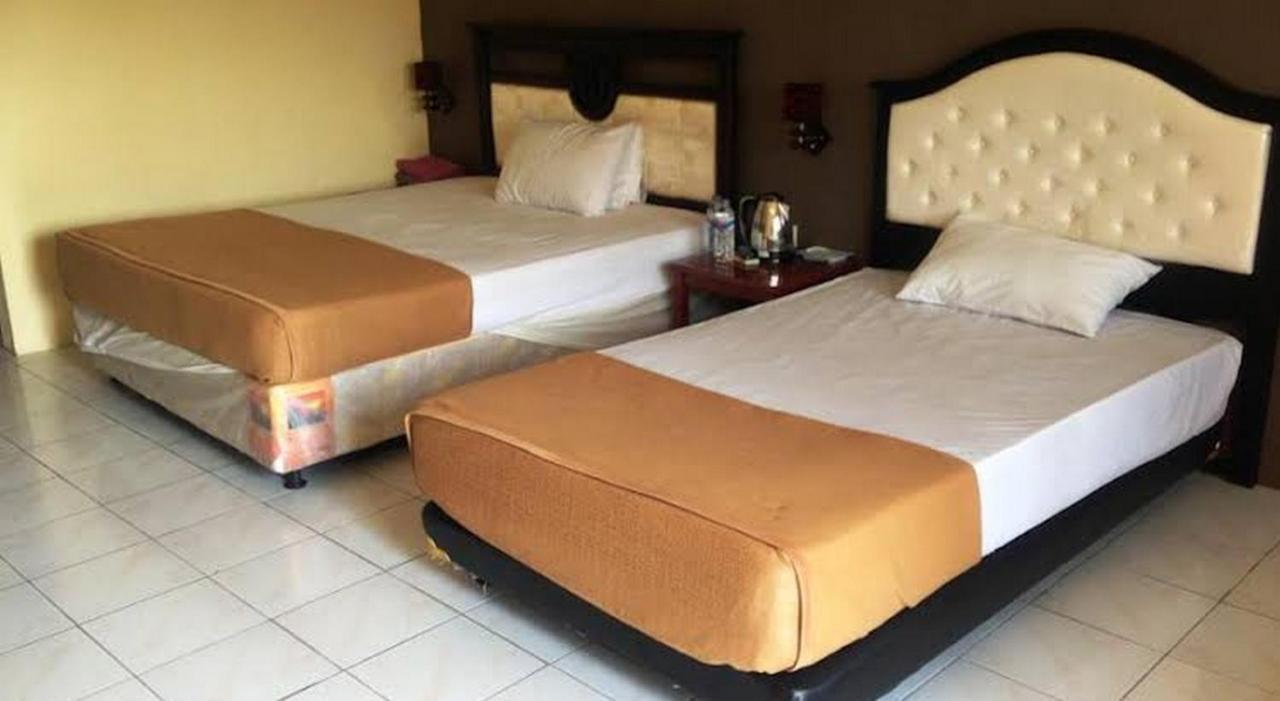 Hotel Nirwana Situbondo Redpartner Banyuanget Exterior photo